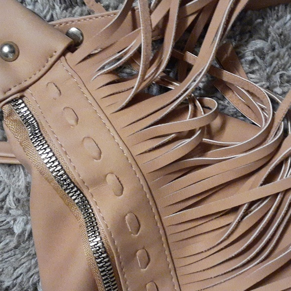 brand new fringe sling bag ( fanny pack ) I have one and I use as sling bag. - Picture 1 of 6